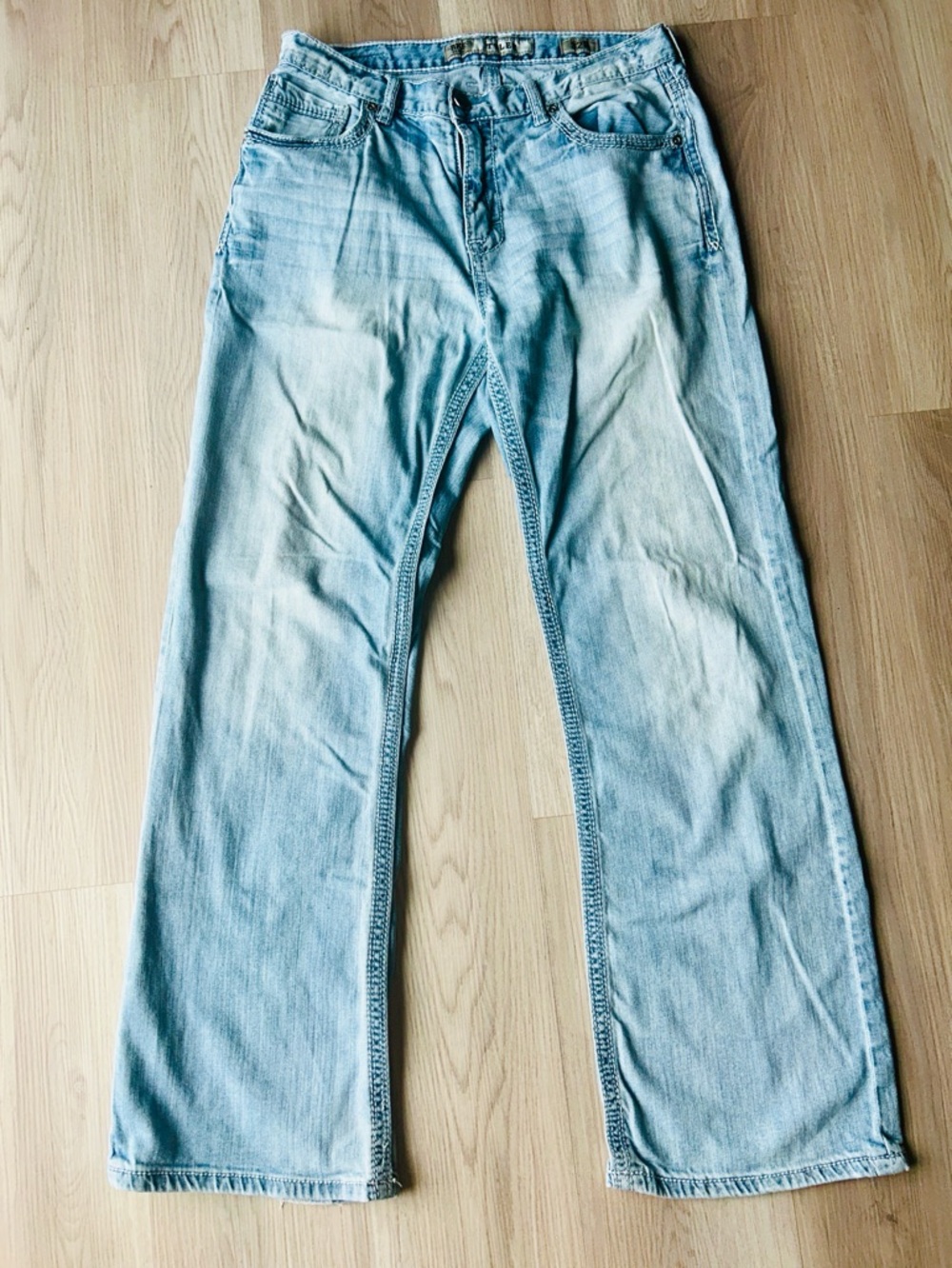 BKE Denim Tyler Relaxed Bootcut Jeans 32 Blue Light Wash Mid Rise Classic Casual